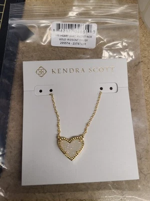 Collar Colgante Corazón Kendra Scott Ari Chapado en Oro 14K y Piedra Genuina - Irid Foto 1 de 2