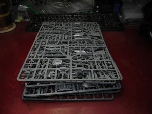 Warhammer 40k: Eldar / Dark Eldar: Bits on Sprue - Picture 1 of 5