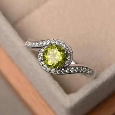 1.30 Crt Round Cut Peridot Diamond Engagement Ring 14K White Gold size 7 - Image 1 of 4