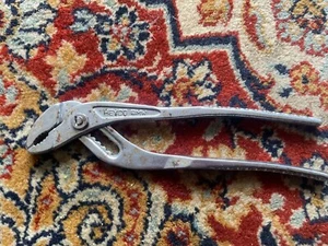 Genuine BMW E30 E36 E46 E39 E38 M3 M5 Toolkit Tool Box HEYCO Water PUMP PLIERS - Picture 1 of 2