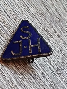 Vintage SJH Metal Enamel Pin Badge - Picture 1 of 2