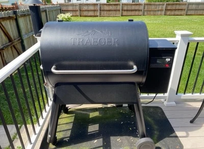 Parrilla de pellets y ahumador Pro 780 Traeger Wi-Fi en negro #TFB78GLE Foto 1 de 4