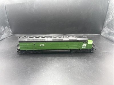 Lima HO diesel locomotive Burlington Northern FP45 #6615 P.87 - Image 1 of 4