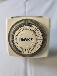 Woods Heavy Duty Plug-In Electrical Timer 125Vac 60Hz - Picture 1 of 5