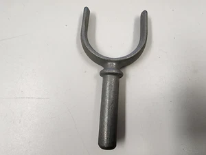 Merriman Brothers 2-1/8" Galvanized Iron Horn Oarlock - Picture 1 of 4