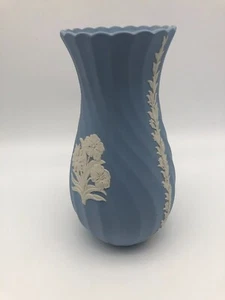 Wedgewood Vintage Blue Jasperware Vase, 21cm high - Picture 1 of 5