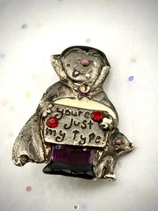 Sliver Tone Dracula Halloween Brooch - Picture 1 of 5