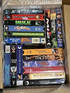 18 VHS LOT / Marvel Hulk Godzilla Spider-Man Jurrasic Park Star Trek X-Men Chuck - Picture 1 of 4