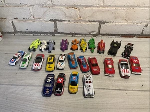 Huge Vtg Lot Of 25 Hot Wheels And Die Cast Cars - NASCAR, Fantasy And More - Picture 1 of 8