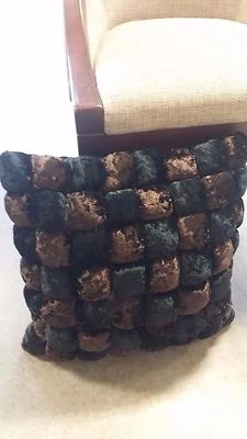 Funda de cojín de almohada cuadrada de diseño hecha a mano de 18"x18"   Foto 1 de 4