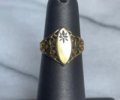 YELLOW GOLD  AND DIAMOND SIGNET RING SIZE 3.75 - Image 1 of 4