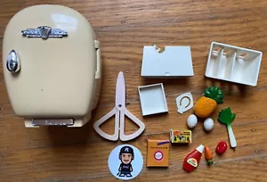 VTG 1987 BEETLAND LIL MINI FRIDGE REFRIGERATOR DESK OFFICE SUPPLY SET TOY RARE - Picture 1 of 12