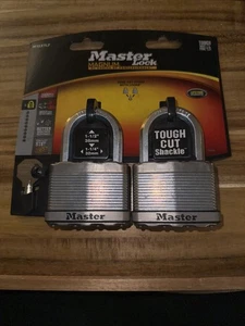 2 Candados Master Lock M15XTLF Magnum de alta resistencia para exteriores con llaves - Imagen 1 de 10