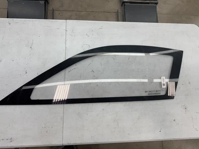 9915425118E Porsche 991 Cup car LH Left door window glass lexan USED Foto 1 de 4