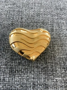Vintage ESTEE LAUDER cuore oro compatto bellissimo profumo solido circa 2" x 2" - Foto 1 di 3