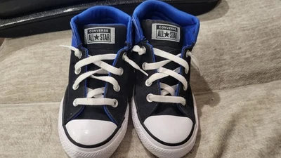 匡威 Converse Chuck Taylor All Star 尺寸 4 蓝色/黑色运动鞋 状况良好 — 第 1/4 张图片