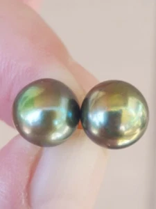 Pearl Green Round Ball Stud Earrings 14kt Solid Yellow Gold - Picture 1 of 12