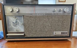 Vintage GE General Electric Radio C1591A Retro music appliance Works - Picture 1 of 18