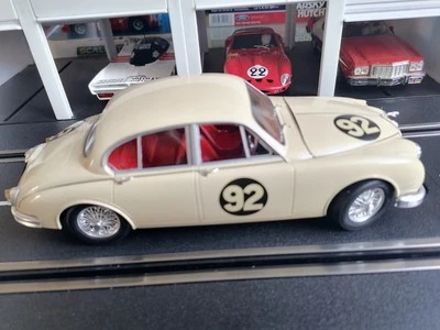  tamiya 1/24 unique Jaguar MK2 RACING neuve (heller,Gunze,AMT, Revell,Fujimi..)  - Photo 1/4