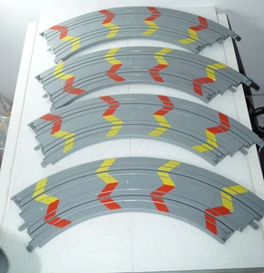 Micro Scalextric Pista Curve Lunghe x 4 Prolunghe Pista Grigio 1:64 ML12892 - Foto 1 di 4