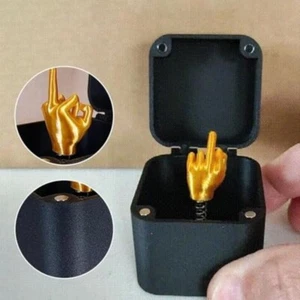 Brief Mittelfinger in einer Box Streich Pop Up Geschenk Erwachsene - Picture 1 of 7