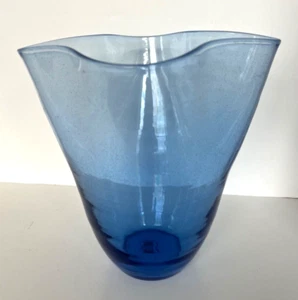 Vintage Blenko Glass  #404 Seeded Bubble SKY BLUE VASE Early Pre-Designer 9"Tall - Picture 1 of 5