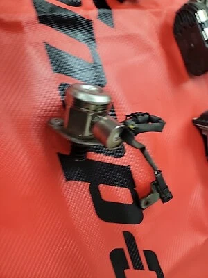 2011-2014 HYUNDAI SONATA 2.4L L4 GAS ENGINE MOTOR HIGH PRESSURE FUEL PUMP OEM - Image 1 of 4