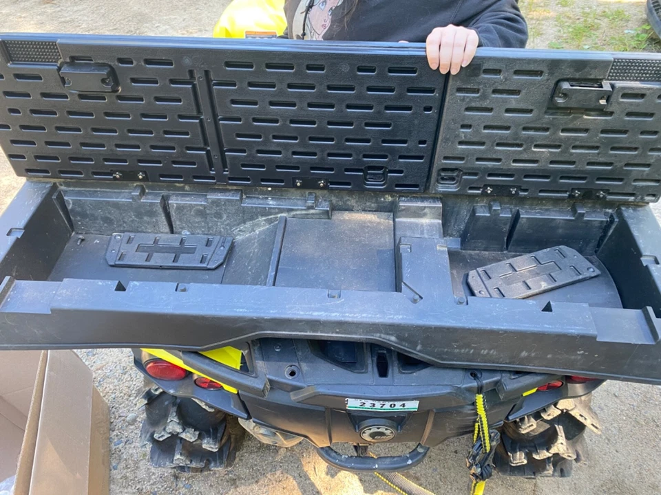 18 NISSAN TITAN XD PLATINUM RESERVE CREW CAB REAR UNDER SEAT STORAGE BIN - Image 1 of 4