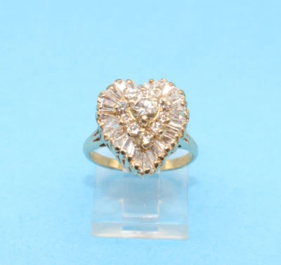 Anillo bailarina de diamantes de 1,40 tcw en forma de corazón de oro amarillo de 14k talla 5,75 Foto 1 de 4