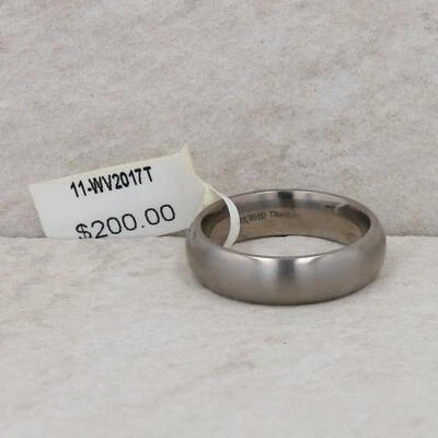 Alianza de boda "Catino" de titanio tallado artístico para hombre Foto 1 de 3