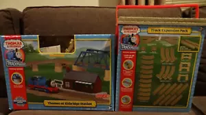 Thomas & Friends Trackmaster Thomas At Elsbridge Station + 34pc Expansion Pack - Picture 1 of 9