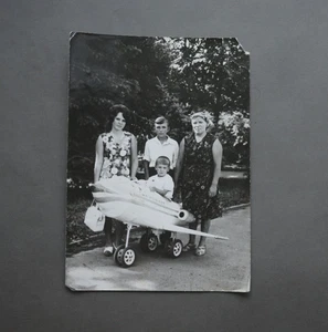 Vintage 1970s Photo child space race rocket spacecraft plane jet cold war family - Picture 1 of 2
