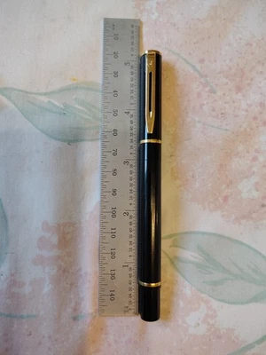 Pluma Estilográfica Waterman Laureate Metal Negro Chapada en Oro Trozo Mediano Plumín Foto 1 de 4
