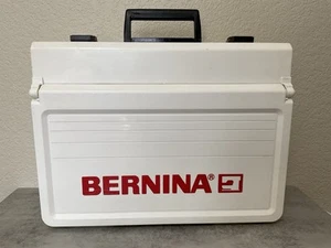 Vintage Original Bernina Zubehör Aufbewahrungsbox Tragetasche weiß/rot versteckte Schublade - Bild 1 von 12