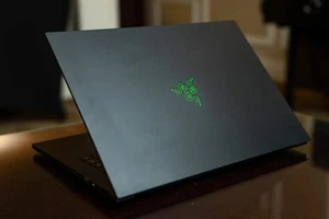 Razer Blade 16, RTX 5090, Ryzen AI 9 HX 370, 64GB RAM, 4TB SSD - Lots of Extras - Picture 1 of 6