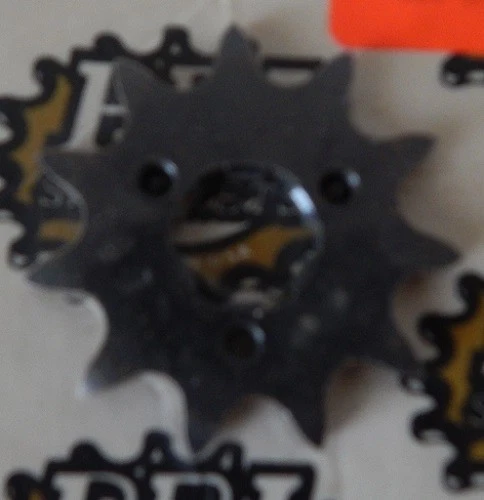 Звездочка противовала Suzuki ATV 85-86 LT250 Четырехцилиндровый 11зуб PBI 653-11Новинка - Изображение 1 из 1