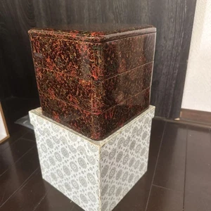 Caja Jubako de laca Tsugaru, 3 capas, negra y roja - Imagen 1 de 4