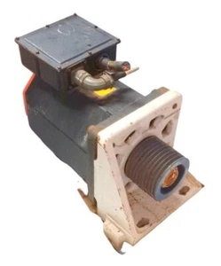 Fanuc Model 50W A06B-0304-B101 AC Servo Motor Pulse Coder 3-Phase 161V 900RPM - Picture 1 of 2