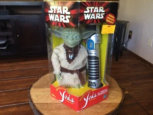 Star Wars Interactive Yoda & Lightsaber Hasbro Tiger Electronics Vintage 2000 - Picture 1 of 4