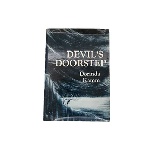 Devil's Doorstep Dorinda Kamm 1972 Gothic Suspense Romance First Edition HC RARE - Foto 1 di 13