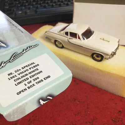Rob Eddie Models 1/43 1961 Volvo P1800 blanco - The Saint 1 de 200 Foto 1 de 4
