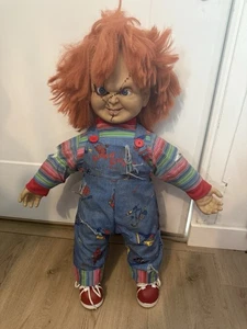 Chucky Child's Play 2 lebensgroße 24 Zoll Puppe realistisch SPENCER'S Good Guys Halloween - Bild 1 von 8
