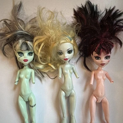 Monster High Doll 2008 Lot of 3 - Lagoona, Frankie Stein, Draculaura - Image 1 of 4