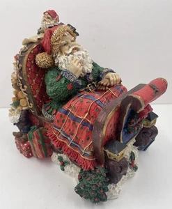 Statuina Babbo Natale in resina in slitta con regali e elfi decorazioni natalizie - Foto 1 di 7