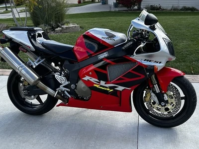2003 Honda RC51  - Image 1 of 4