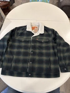 LEVIS A60300003 PLAID GREEN LARGE SHERPA RELAXED TRUCKER JACKET MENS NWT NEW - Picture 1 of 11