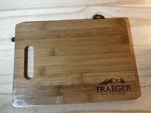 Traeger® Wooden Cutting Board 11x8 Brand New and Sealed~~NOT MAGNETIC - Picture 1 of 5
