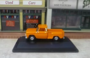 * Oxford Diecast HO 1/87 Vehicles 1965 Chevy Stepside P/U in Orange. NIB - Picture 1 of 4