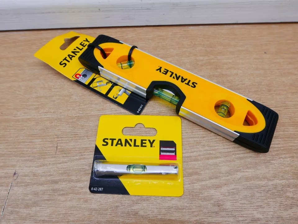 STANLEY 23CM MAGNETIC TORPEDO SPIRIT LEVEL 0 43 511 + LINE LEVEL 0 42 287 - Image 1 of 1