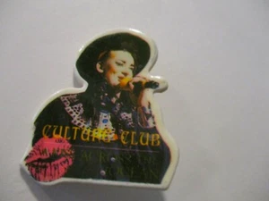 1983 Culture Club Boy George Across The Ocean Spilla Indietro Pulsante Promozionale Promozionale - Foto 1 di 3